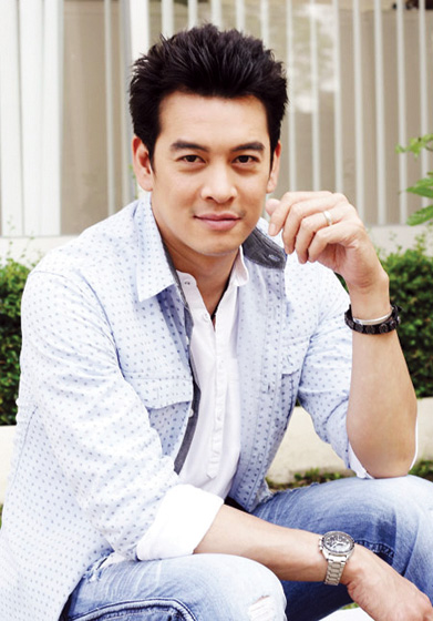 ชาคริต''ปัดโบท็อกซ์เสริมหล่อแจงตาบวมทำเลเซอร์-ไม่ยุ่งเรื่อง''เจนี่'' -  Pantip