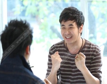 แสตมป์ อภิวัชร์ เอื้อถาวรสุข