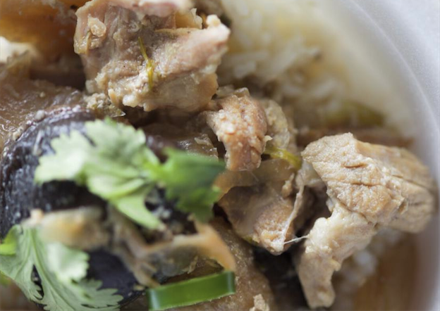 ตลาดน้ําพระยาสุเรนทร์