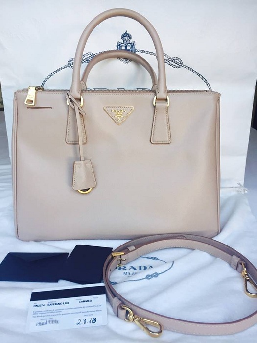 prada saffiano 33