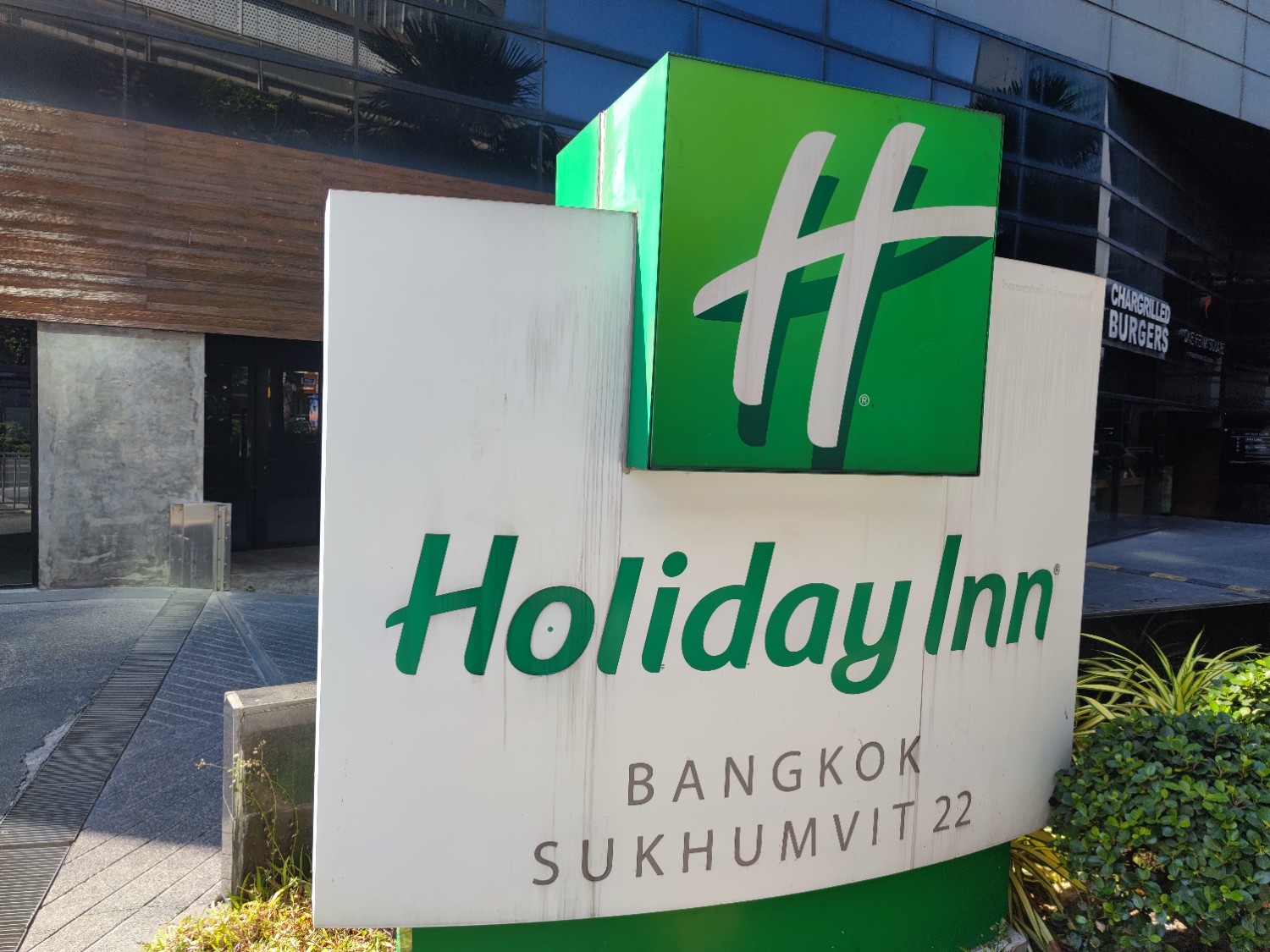 Review Holiday Inn Bangkok Sukhumvit 22 Deluxe Room 12 21 Pantip