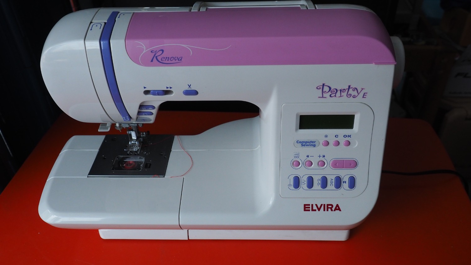 ขาย จักรเย็บผ้า ราคาถูก ELVIRA Renova Party E สีขาวชมพู - Pantip