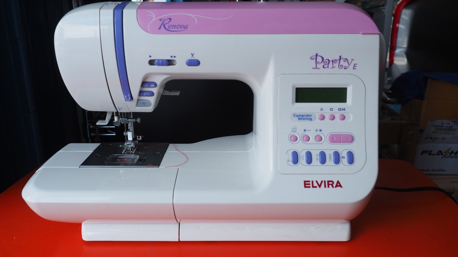 ขาย จักรเย็บผ้า ราคาถูก ELVIRA Renova Party E สีขาวชมพู - Pantip