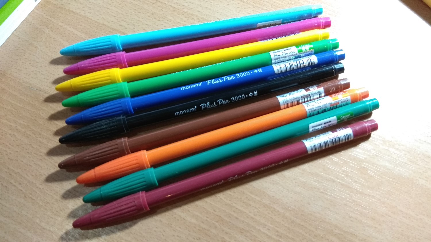 Pentel Super Extra Fine Permanent Paint Marker Pen GOLD INK MFP10