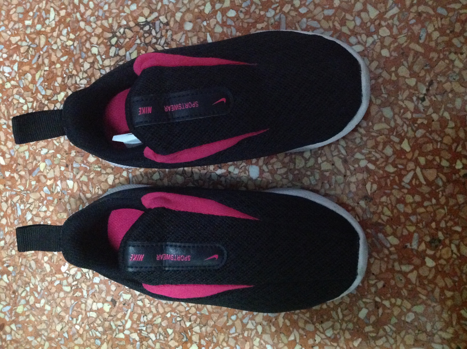 Nike viale hotsell pantip