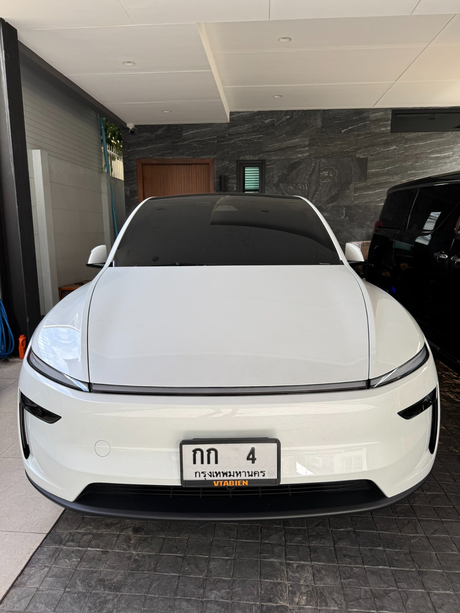 เคล็ดลับเลือก "เลขทะเบียนรถไฟฟ้า" ให้ตรงธาตุ เสริมดวงยุคดิจิทัล 2026