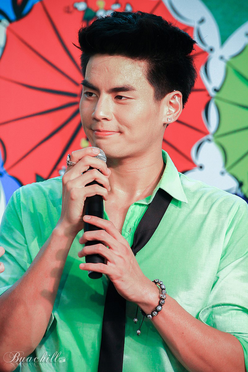 [Pic & Clip] Hunz @ MBK Songkran Summer festival (10.04.2556) - Pantip
