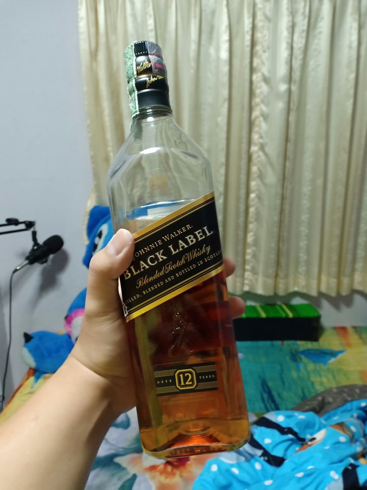 Red Label กับ Black Label มันต่างกันยังไงคะพอดีวันเกิดคะจะเอาอันไหนดี -  Pantip