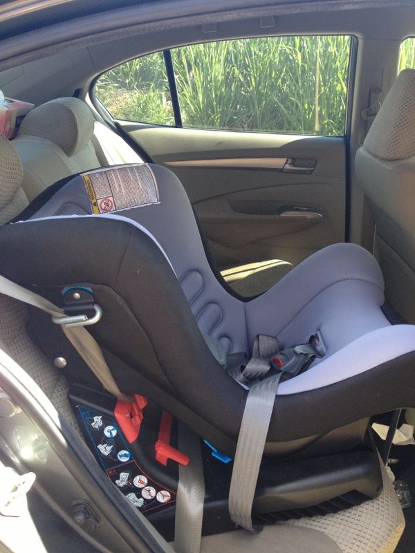 ที่นั่งเด็กอ่อนในรถยนต์มือสอง Car seat ยี่ห้อ Chicco Eletta สภาพใหม่