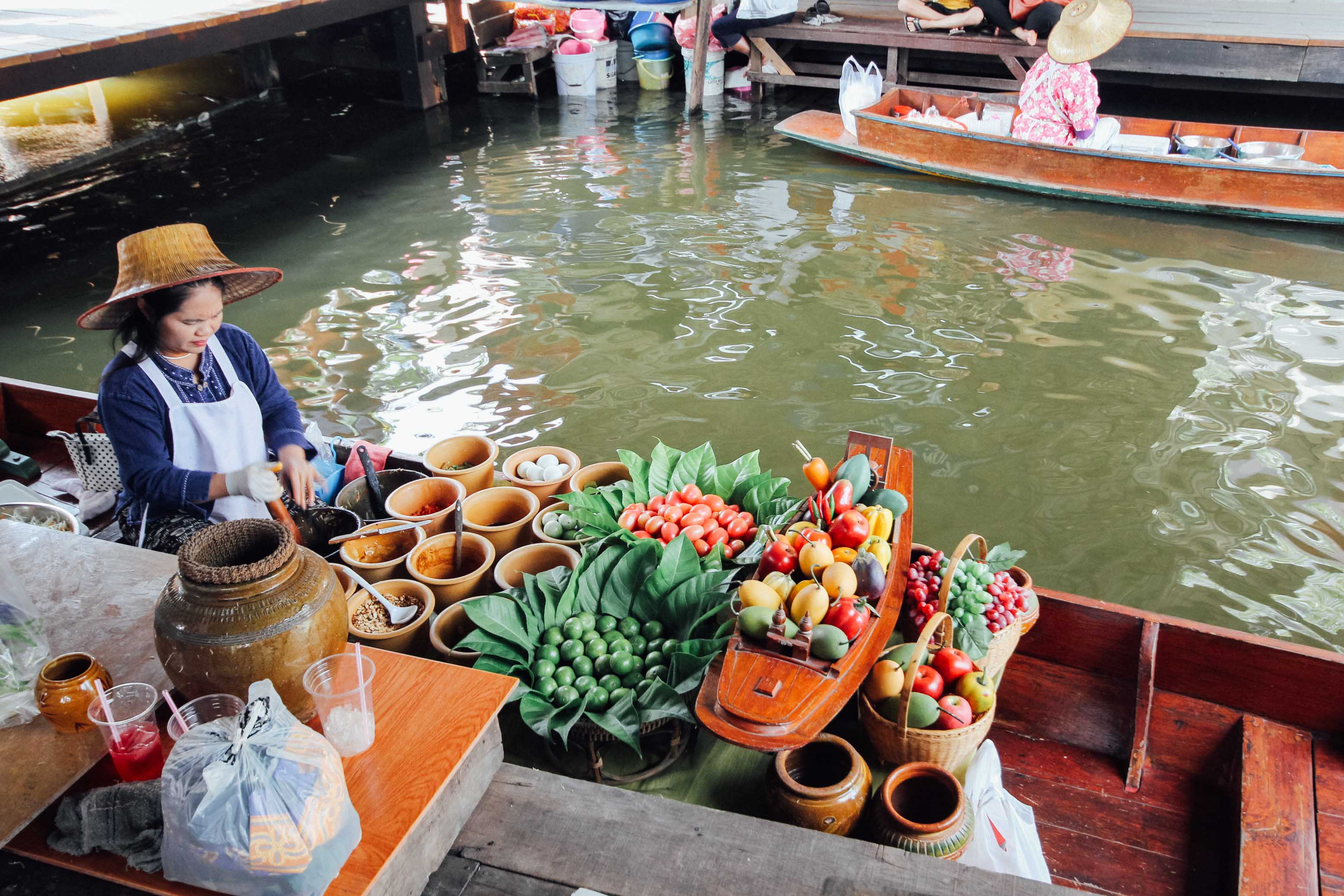 ตลาดน้ำ ตลิ่งชัน