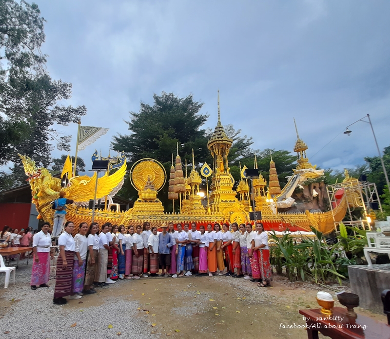 พิธีสมโภชเรือพระ ในประเพณีลากพระ ณ วัดหัวถนน ต.นาพระ ในประเพณีลาก 