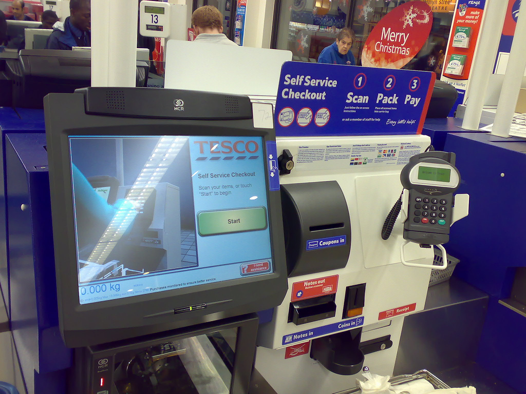 Self service shop. Self checkout. Self-service checkout. Self-checkout технология. Self checkout Station.