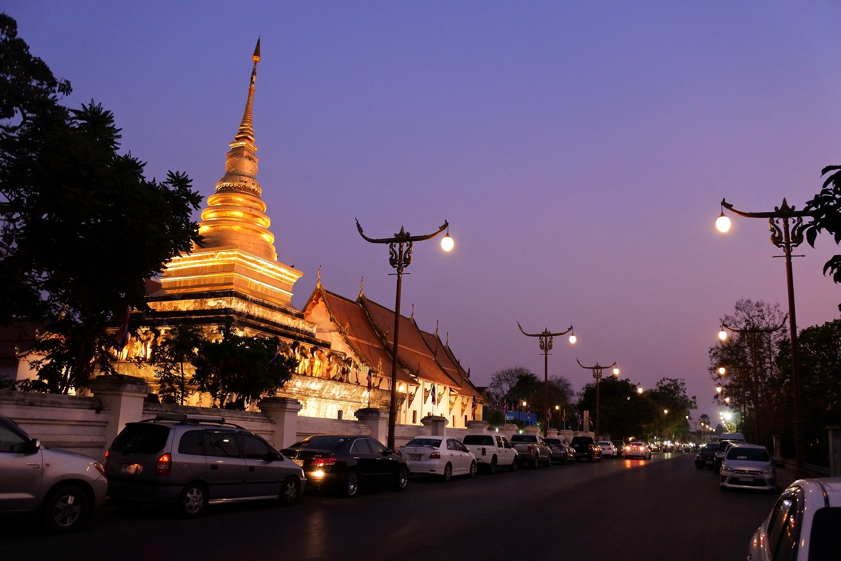 ถนนคนเดิน ข่วงเมืองน่าน - Pantip