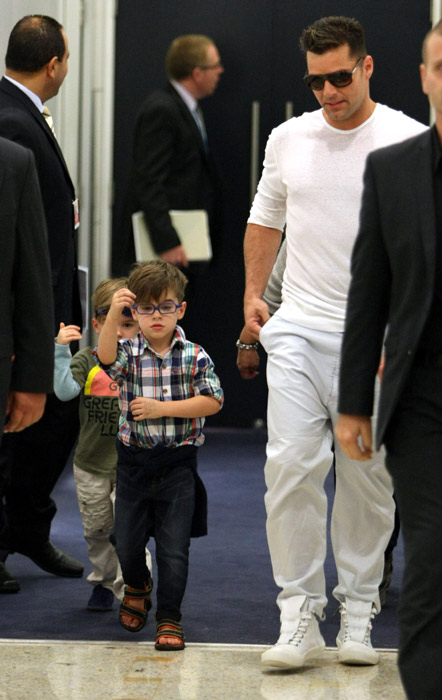 Matthew Ricky Martin Ricky Martin และลูกชายฝาแฝด | บันเทิง | 3875085