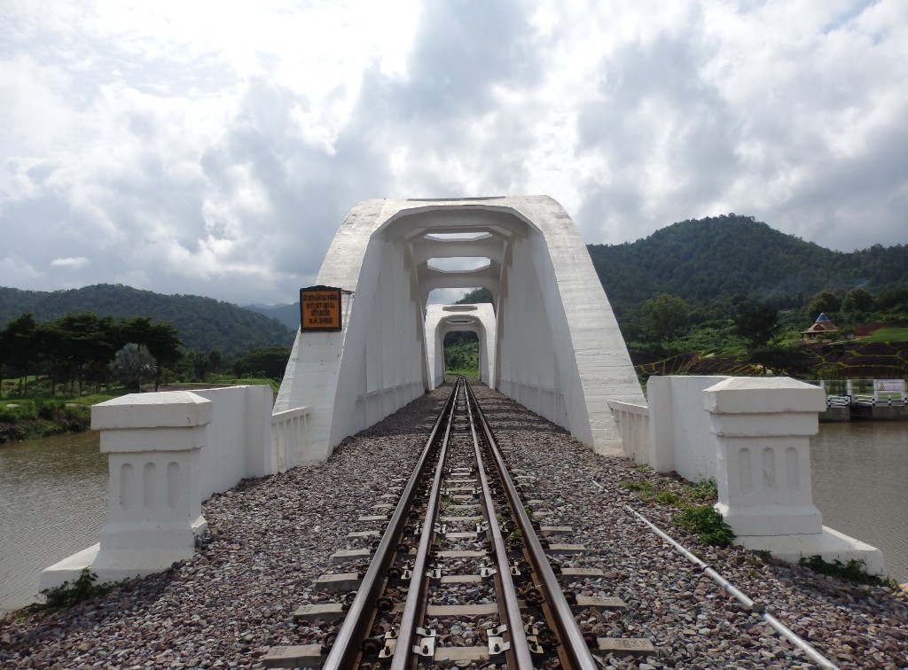 บันทึกนักเดินทาง สะพานขาว ที่ชื่อสะพานทาชมภู Pantip