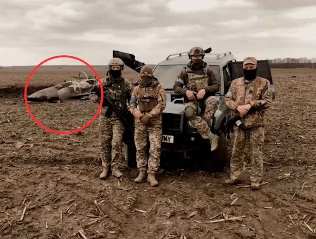 ทหารยูเครน  เผยแพร่ภาพเครื่องบินที่เพิ่ง โดน กองทัพรัสเซียสอยตก กระจาย