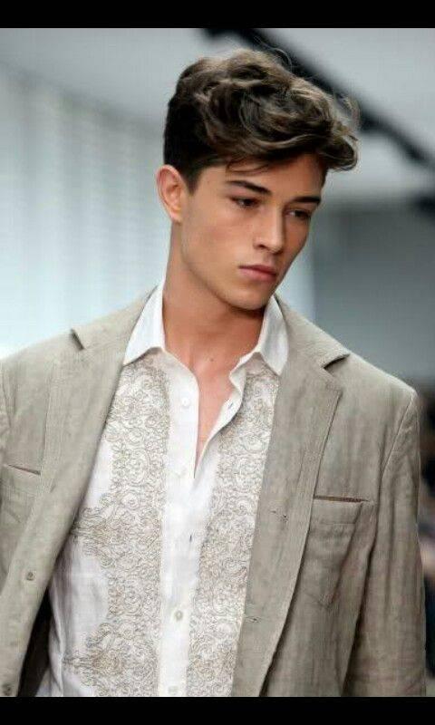 คิดว่า francisco lachowski (chico), sean o'pry, dennis oh ในบรรดา 3 คน ...