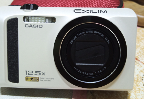 กล้อง casio exilim ex-zr300 รุ่นนี้โอนไฟล์รูปไปมือถือได้ไหมครับ