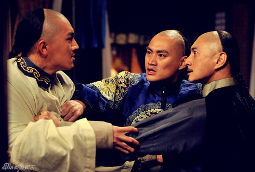 สงสัยค่ะ ทำไมหนังจีนในวังสมัยก่อน  ผู้ชายต้องตัดผมครึ่งหน้าออกแล้วไว้ครึ่งหลังปล่อยยาวถักเปียคะ - Pantip