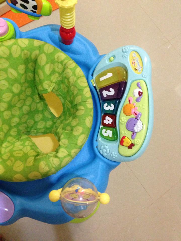 ส่งต่อ เก้าอี้หัดนั่ง Bumbo , เพลยิม Tiny Love สีฟ้า , รถพยุงยืน Baby Walker and Entertainer งด