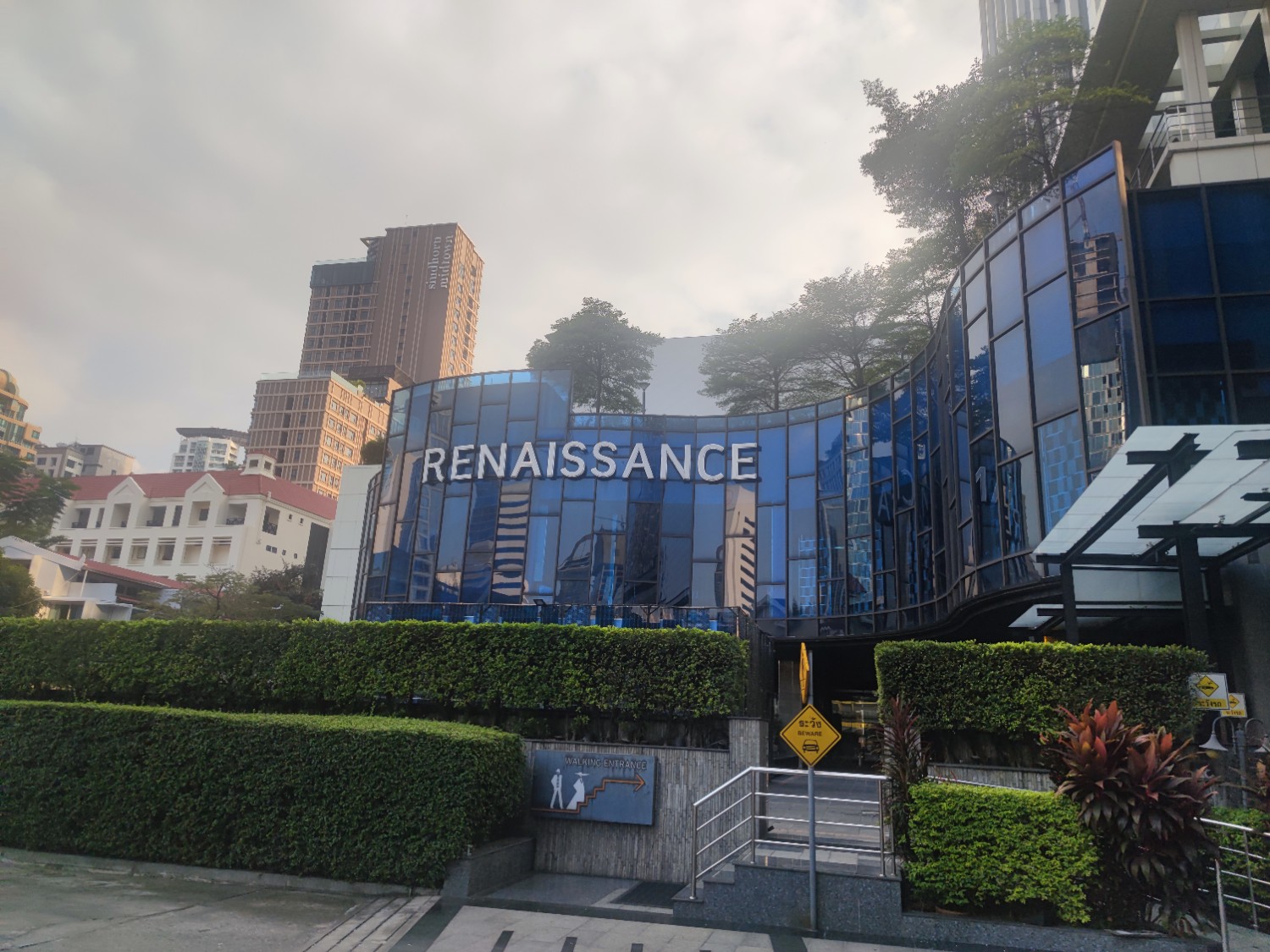Review Renaissance Bangkok Ratchaprasong Hotel( โรงแรมเรเนซองส์ กรุงเทพฯ)  Club Lounge Access, 1 King; 02/2022 - Pantip