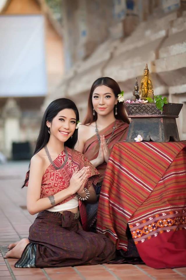 ผลการค้นหารูปภาพสำหรับ ชุดอีสาน