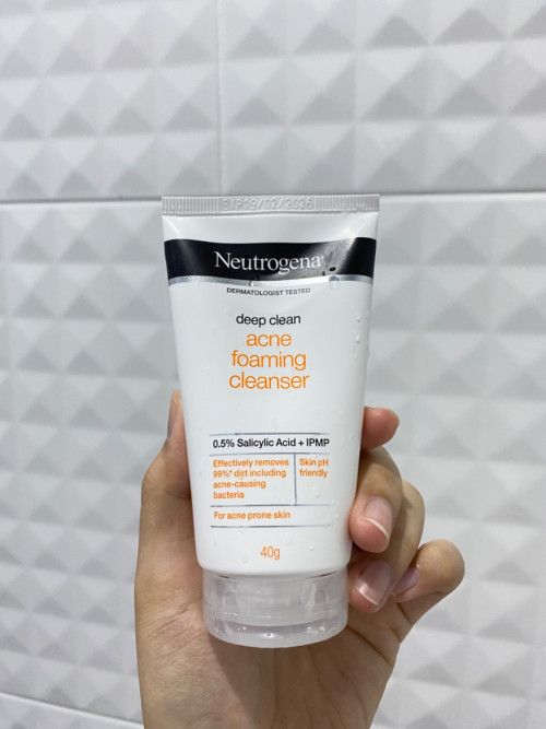 Neutrogena โฟมล้างหน้า deals