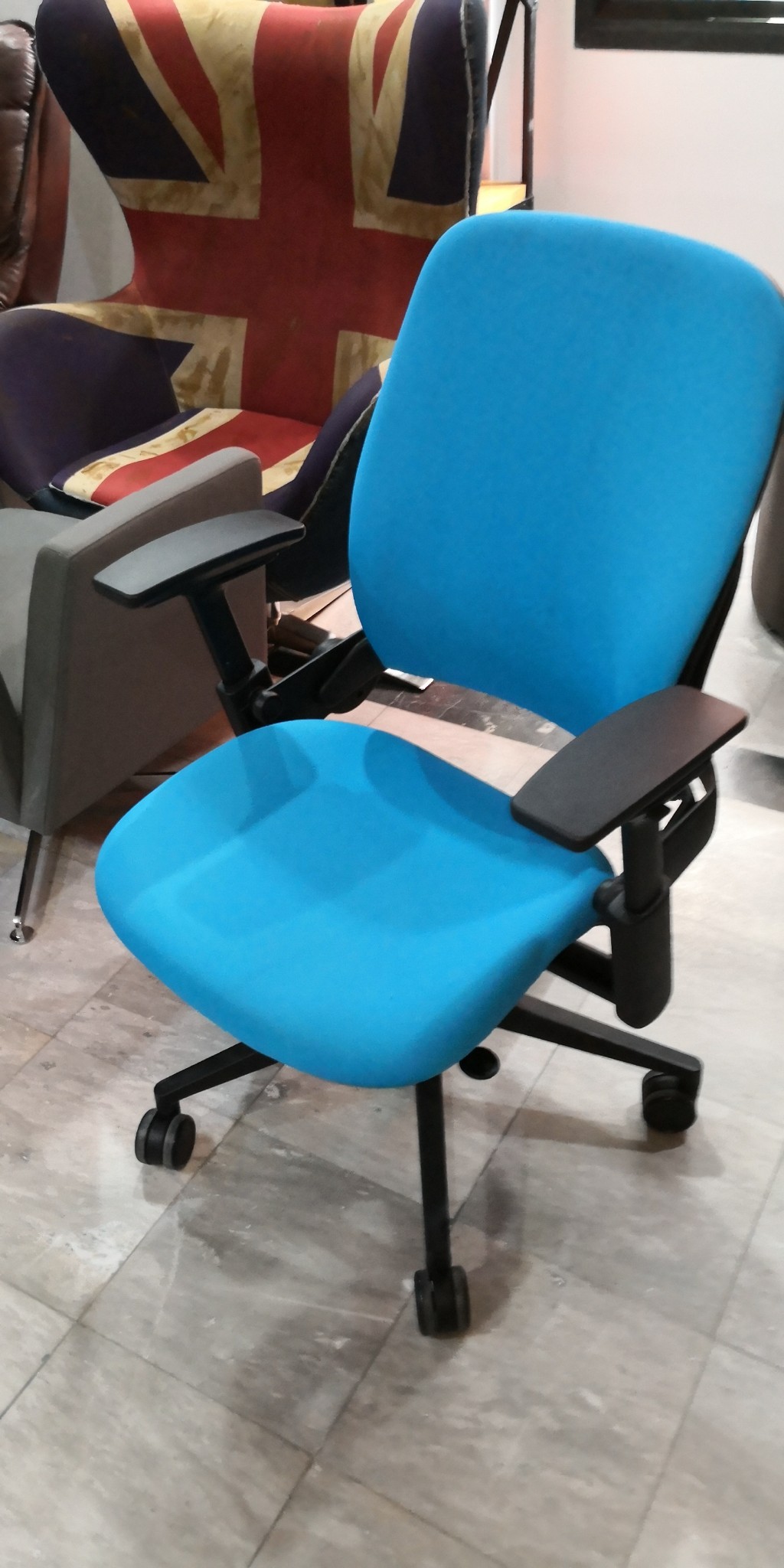 steelcase leap pantip