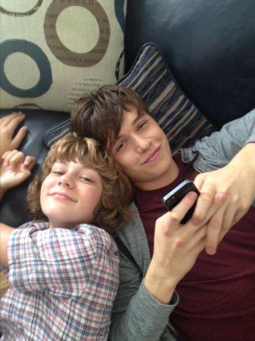 Nick Robinson Ty Simpkins Jurassic World Pantip