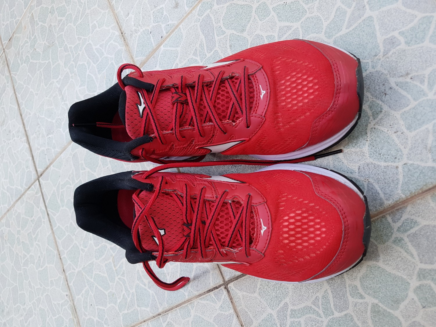 Mizuno Wave Raider Pantip