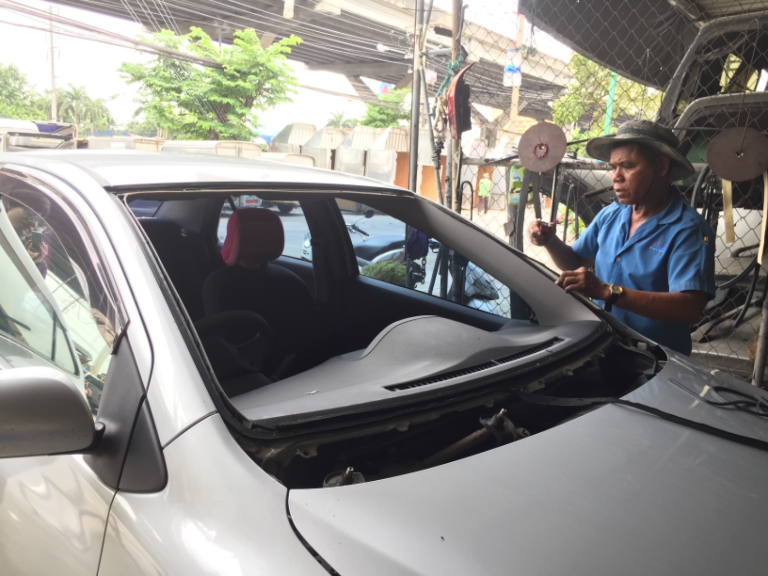 รีวิวร้านทำกระจกรถยนต์ รังสิต เมืองเอก Pantip