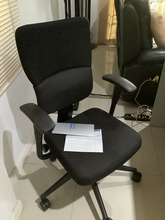 steelcase leap pantip