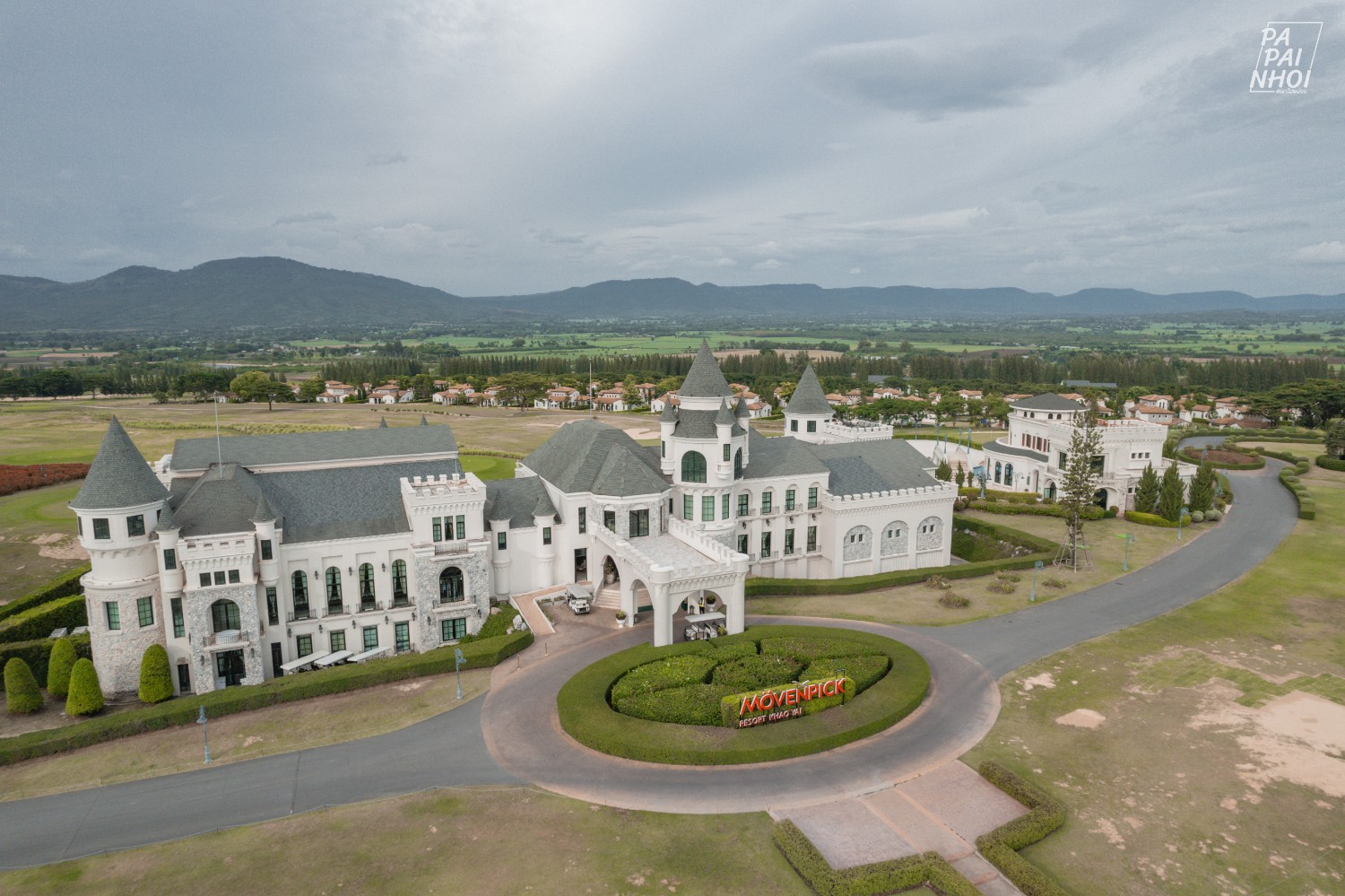 Movenpick Resort Khao Yai ที่พักสวยในเขาใหญ่ เหมือนได้อยู่ในปราสาทหรู -  Pantip