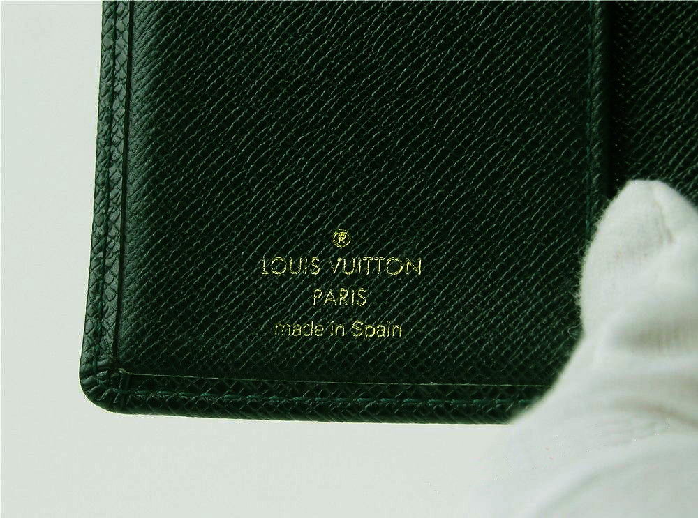 ขาย Louis Vuitton Taiga Agenda PM Cover สี Episea (Dark Green) สภาพสวย