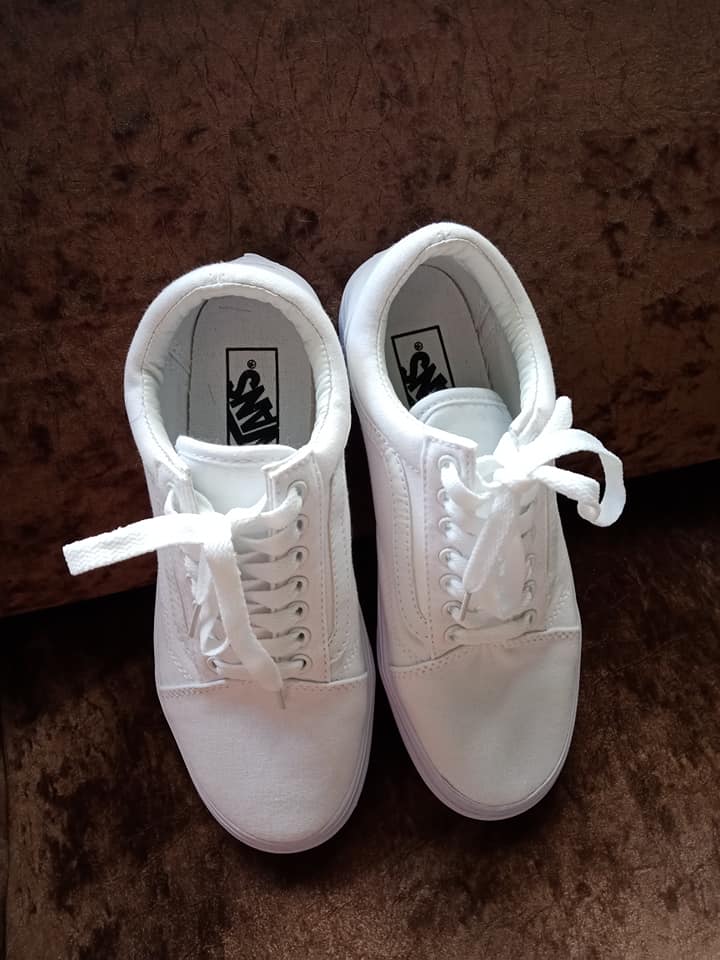 vans vs converse pantip