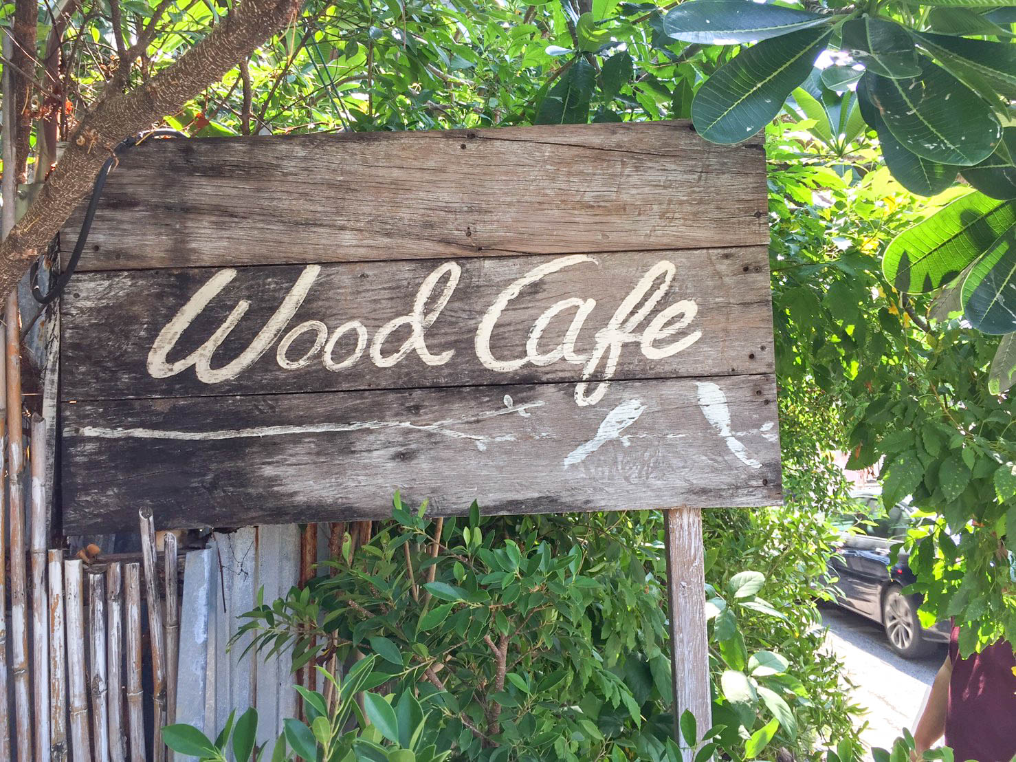 Wood Cafe คาเฟ่สายธรรมชาติเล็กๆ กลางเมืองใหญ่ ลาดพร้าววังหิน - Pantip