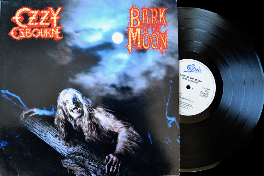 So tired rock. Ozzy Osbourne Bark at the Moon 1983. Bark at the Moon Оззи Осборн. Ozzy Osbourne 1983. Обложка альбома Ozzy Osbourne 1983 - Bark at the Moon.