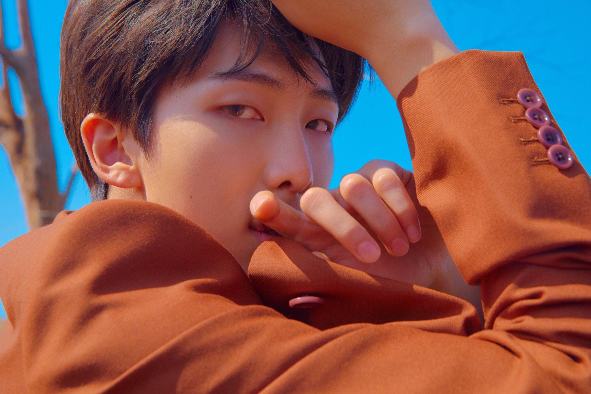 k-pop-bts-love-yourself-tear-concept-photo