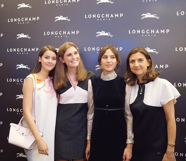 ญาญ า ปะทะ Alexa Chung น าร กส ดๆ ในงานเป ด Longchamp Flagship Store แห งแรกในไทย Pantip