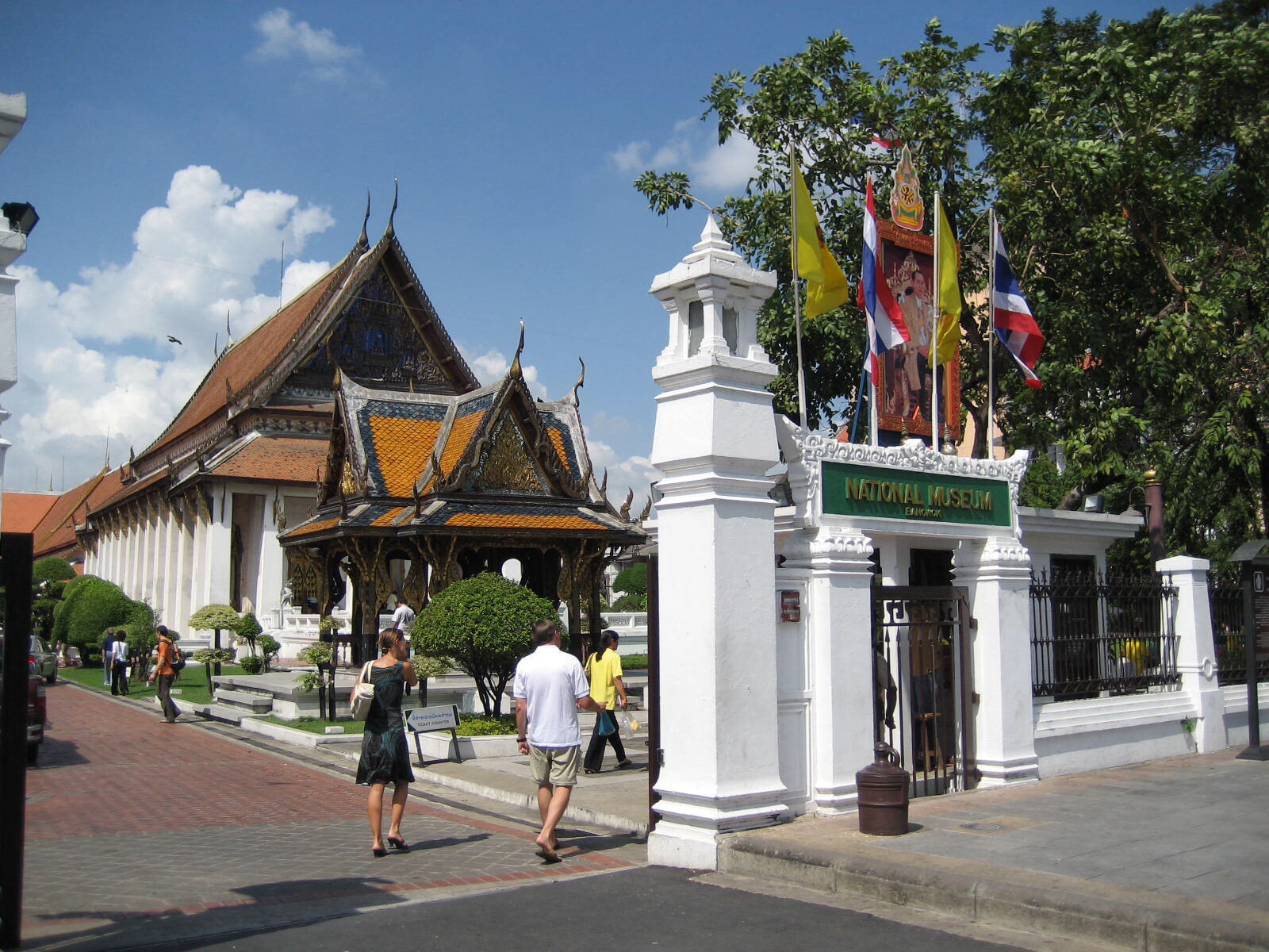 ผลการค้นหารูปภาพสำหรับ อาถรรพ์ในวังหลวง!! สระพระองค์อรไทย เผยเรื่องสุดสะพรึงของสระน้ำวังหลวง!!