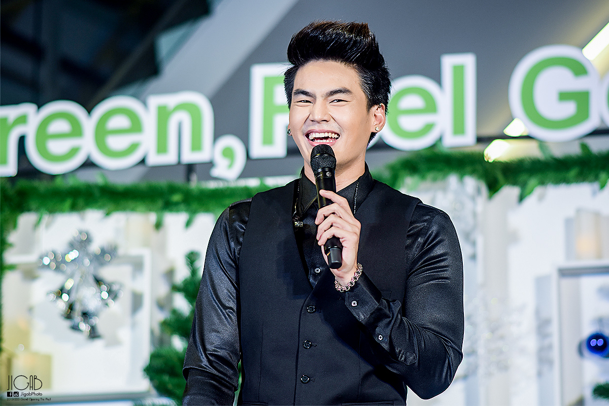 [Pic] P'Hunz - Grand Opening ศูนย์การค้า The Phyll สุขุมวิท 54 - Pantip