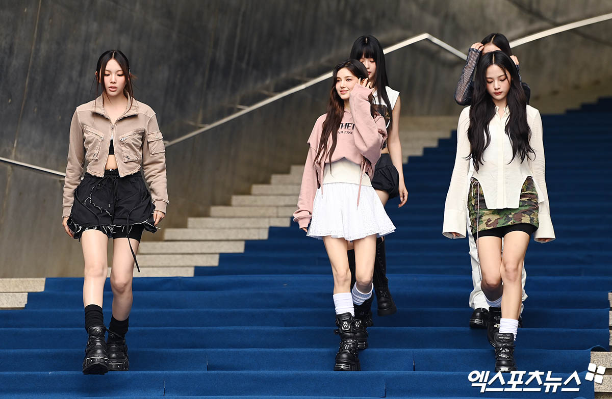 Newjeans 2024 S S Seoul Fashion Week Pantip