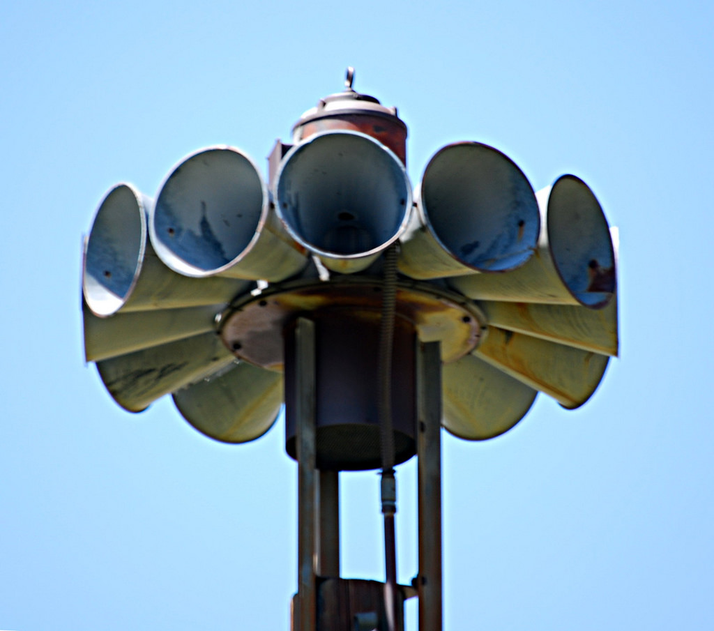 Звуки воздушный 3. Air Raid Siren. Звук воздушной сирены. Протяжный звук сирены. Air Raid Siren SLS-2004.