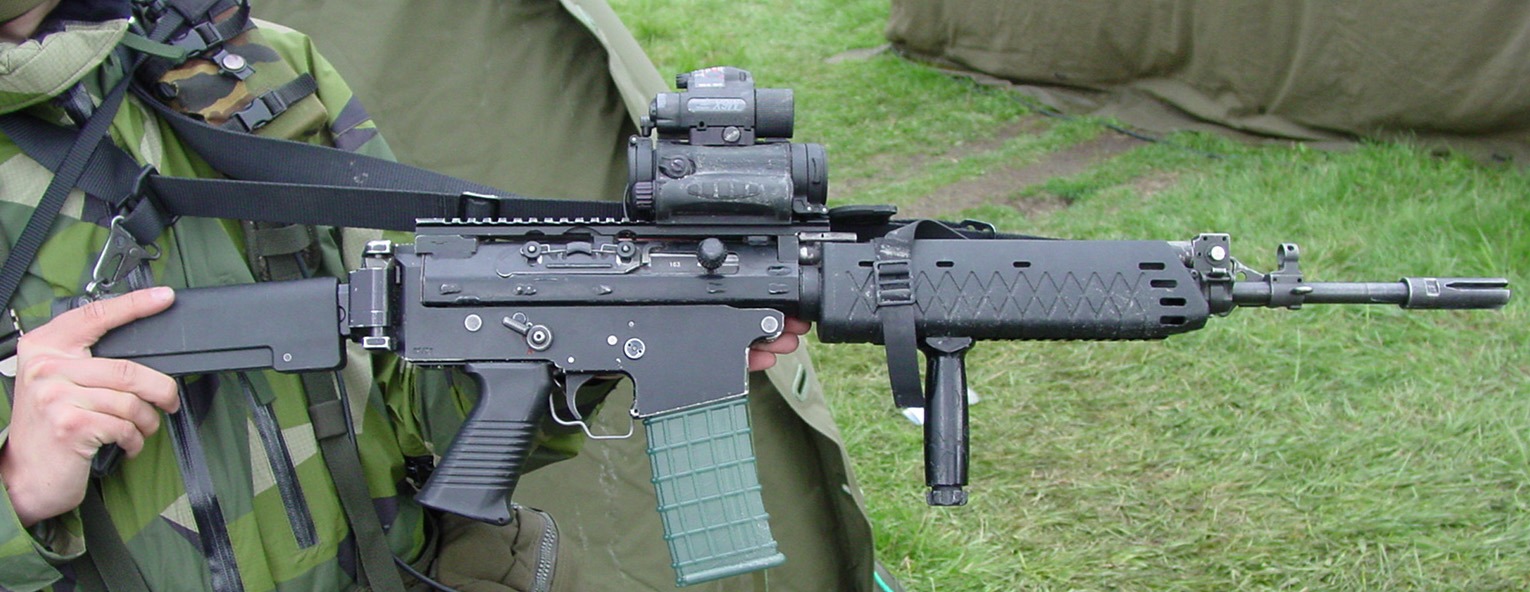 Ak 5 c. Штурмовая винтовка FN FNC. Винтовка AK 5. Штурмовая винтовка Bofors AK-5 С. Ak5 автомат стрелковое оружие Швеции.