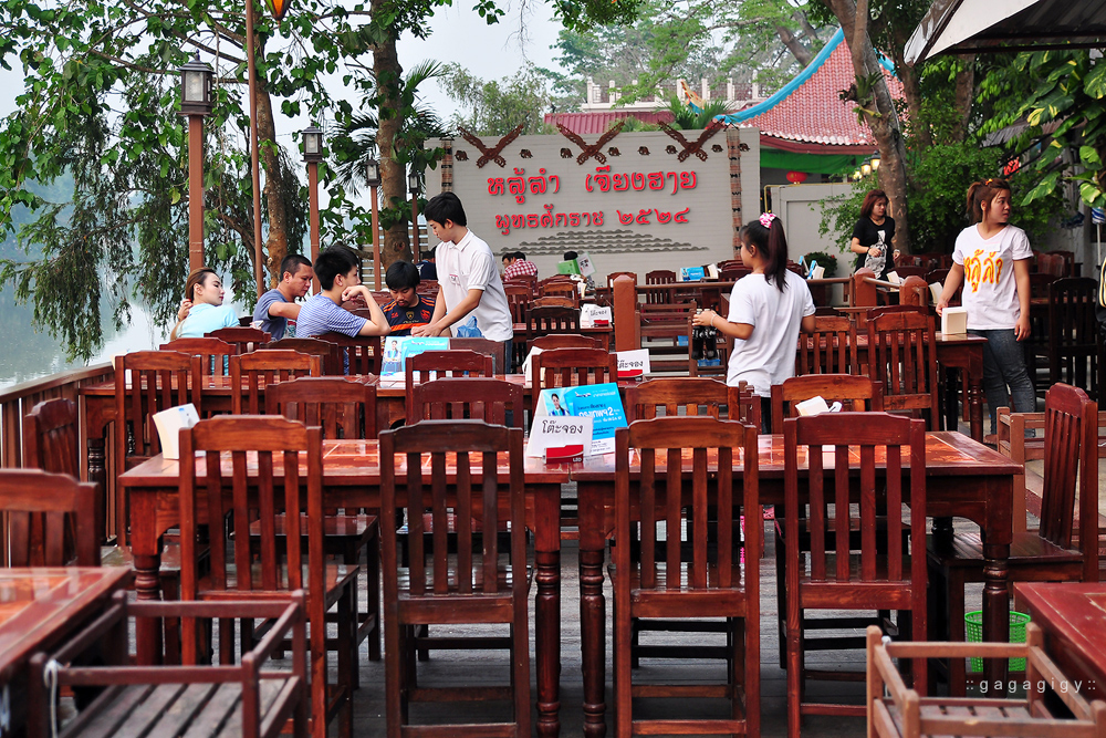 เชียงราย เที่ยว, pantip, review, Chiang rai, ที่เที่ยวเชียงราย, ที่กินเชียงราย, ของอร่อยเชียงราย, ร้านอร่อย เชียงราย, เชียงราย เที่ยวไหนดี, เชียงราย ที่พัก, โพธิ์วดล รีสอร์ท แอนด์ สปา, Phowadol Resort & Spa, วัดพระแก้ว, ร้านกาแฟ เชียงราย, เบเกอรี่ เชียงราย, ร้านบรรยากาศดี เชียงราย, ชีวิตธรรมดา เชียงราย, วัดร่องขุ่น, ไร่บุญรอด, Singha Park, เที่ยววัดเชียงราย, Bangkok airways, ศาลหลักเมือง เชียงราย, ภูภิรมย์ เชียงราย, ใบชา, ไร่ชา, บ้านดำ เชียงราย, ถนนคนเดิน เชียงราย, หอนาฬิกา เชียงราย, ดอยตุง, พระตำหนักดอยตุง, แม่สาย, ท่าขี้เหล็ก, หลู้ลำ เชียงราย, คำธนา เชียงราย, KhamThana Hotel Chiang Rai, ไร่ชาฉุยฟง, สามเหลี่ยมทองคำ, วัดถ้ำป่าอาชาทอง, พระขี่ม้า บิณฑบาตร, ครูบาเหนือชัย, วัดพระธาตุจอมจันทร์, ไร่เชิญตะวัน,