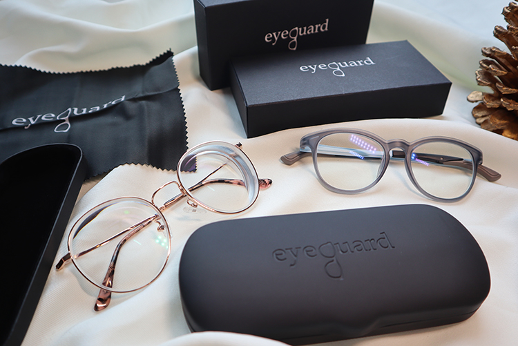 รีวิว แว่นสายตา แว่นกรองแสง แม่ - ลูก จากแบรนด์ Eyeguard - Pantip