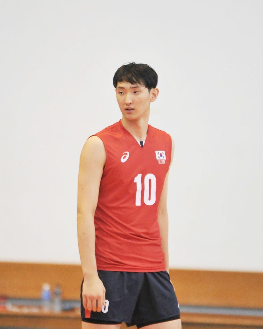 นักกีฬาวอลเลย์บอลชาย U20 เกาหลีใต้ ออกเดินทางแล้วจ้า - Pantip