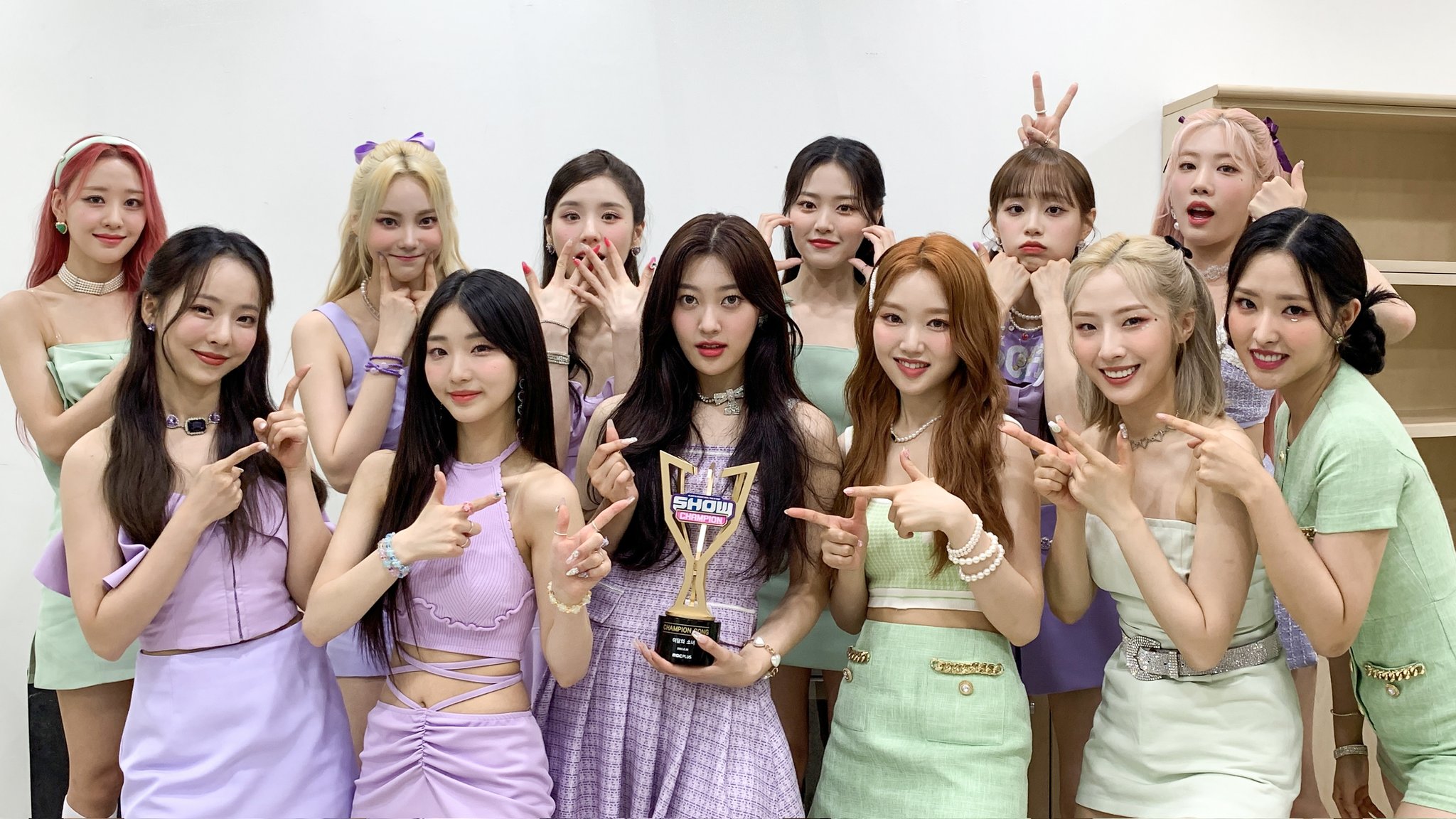 [#LOONA] No.1 #FlipThat2ndWin🏆🏆#Loona4thWin🎉on Show champion 22.06.29