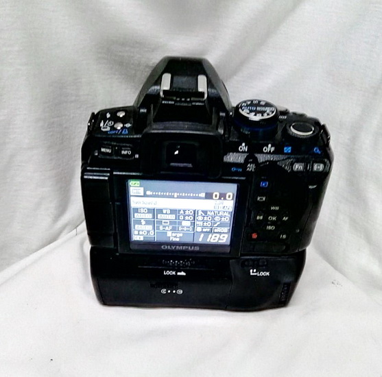 ขาย DSLR OLYMPUS E620 พร้อมเลนส์ Zuiko Olympus 1442mm พร้อมกริ้ปแท้ใช้