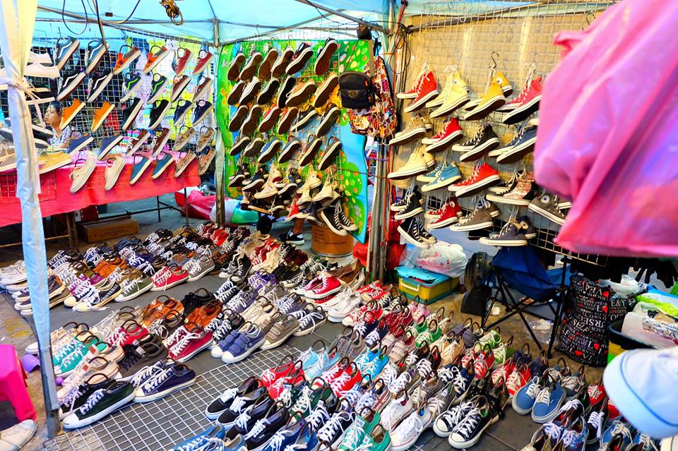 ร้านรองเท้า Teen Sneaker สาขาตลาดนัดการกีฬาแห่งประเทศไทย (กกท) - Pantip